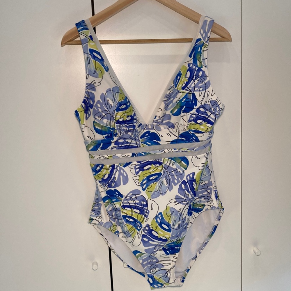 Tommy Hilfiger monstera leaf swimsuit 12